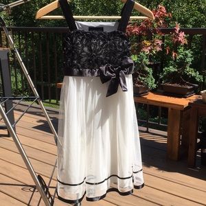Girls black/white summer dress